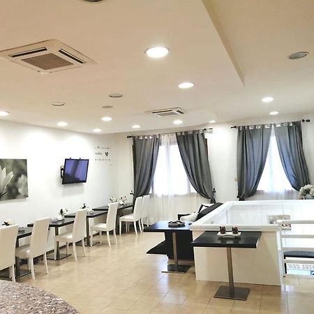 Hotel Centro カンピ・ビセンツィオ エクステリア 写真