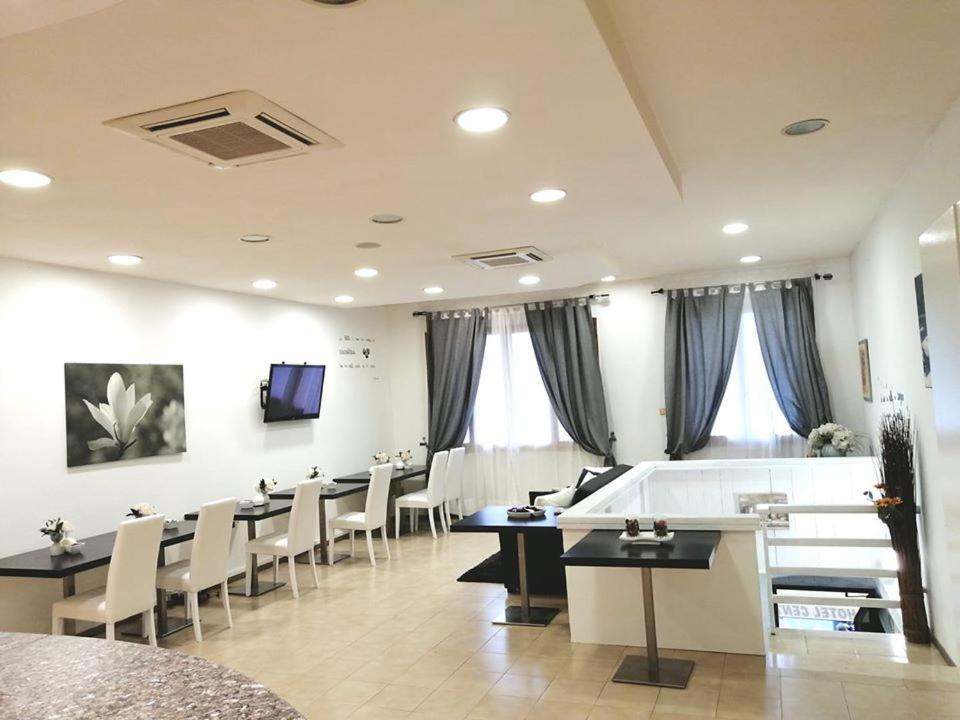 Hotel Centro カンピ・ビセンツィオ エクステリア 写真