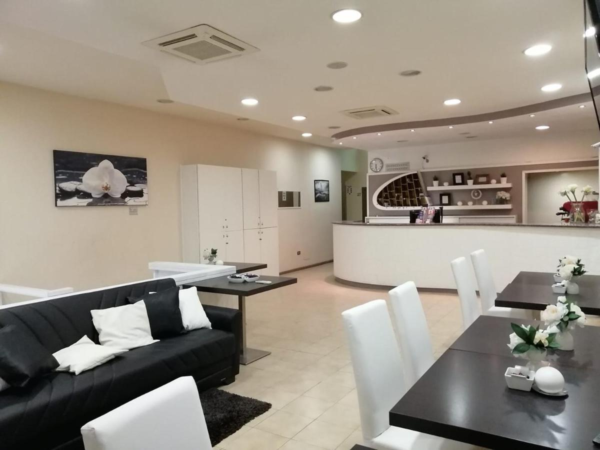 Hotel Centro カンピ・ビセンツィオ エクステリア 写真